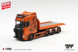 Scania 770S B8x4NA Hooklift Flatbed (Orange) - MINI GT - 1:64 Modellauto 1/64
