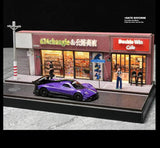 Road Shop Miniature Scene with Figures and Accesories - Black Box Diorama - 1:64 Modellauto 1/64