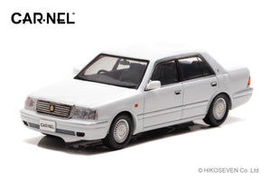 Toyota Crown Sedan Royal Saloon G (JZS155) 1999 (White Pearl Crystal Shine) - Carnel - 1:43
