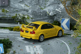 Mitsubishi Lancer Evolution V GSR (Dandelion Yellow) - MotorHelix - 1:64 Modellauto 1/64