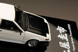Toyota Sprinter Trueno Keiichi Tsuchiya Street Tune 1998 (White/Black) - HOBBY JAPAN - 1:64 Modellauto 1/64