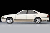 Nissan Cefiro Town Ride SV 1991 (White/Beige) - Tomica Limited Vintage Neo - 1:64 Modellauto 1/64