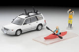 Subaru Forester Custom (White/Silver) with Kayak And Figure - Tomica Limited Vintage Neo - 1:64 Modellauto 1/64