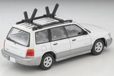 Subaru Forester Custom (White/Silver) with Kayak And Figure - Tomica Limited Vintage Neo - 1:64 Modellauto 1/64