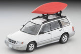 Subaru Forester Custom (White/Silver) with Kayak And Figure - Tomica Limited Vintage Neo - 1:64 Modellauto 1/64