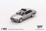 BMW 750 iL James Bond "トゥモロー・ネバー・ダイ" - MINI GT - 1:64