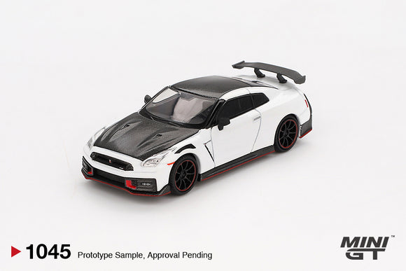 Nissan GT-R Nismo (R35) 2024 (LHD) (Brilliant White Pearl) - MINI GT - 1:64