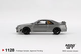 Nissan Skyline GT-R (NISMO BCNR33 CRS Version) (RHD) (Dark Metal Gray) - MINI GT - 1:64 Modellauto 1/64