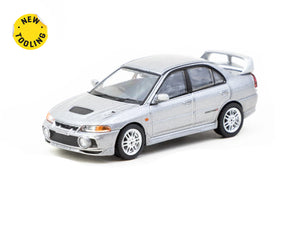 Mitsubishi Lancer GSR Evolution IV (Silver) with 1 card pack - Tarmac Works - 1:64
