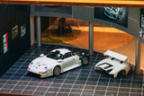 Porsche 911 GT1 (White) + Trading Cards Combo Set - Tarmac Works - 1:64 Modellauto 1/64