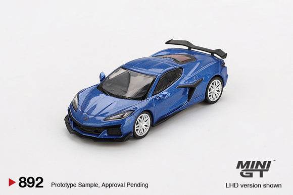 Chevrolet Corvette Z06 2023 (LHD) (Elkhart Blue Metallic) - MINI GT - 1:64