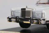 Lincoln Continental Town Car 1979 (White) - SunStar - 1:64 Modellauto 1/64