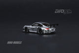 Liberty Walk Auto Salon Diorama Included Porsche 997 LBWK Chrome and 3 Figures - INNO64 - 1:64 - Modelcars Passion