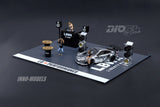 Liberty Walk Auto Salon Diorama Included Porsche 997 LBWK Chrome and 3 Figures - INNO64 - 1:64 - Modelcars Passion