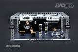 Liberty Walk Auto Salon Diorama Included Porsche 997 LBWK Chrome and 3 Figures - INNO64 - 1:64 - Modelcars Passion