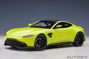 Aston Martin Vantage 2019 (Lime Essence/Carbon Black Roof) - AutoArt - 1:18